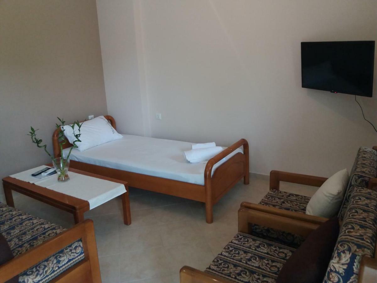 גליקי Dimitriou Rooms מראה חיצוני תמונה
